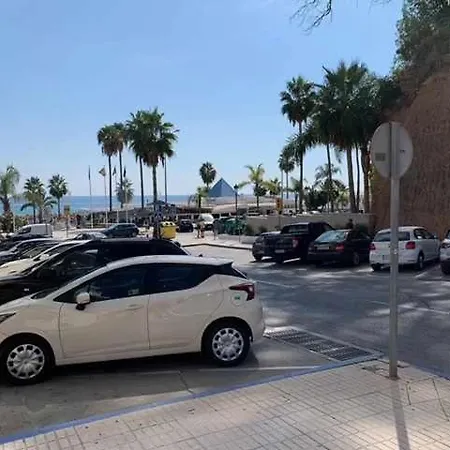 Hébergement de vacances Casa Kaluel Adosado Blanco *